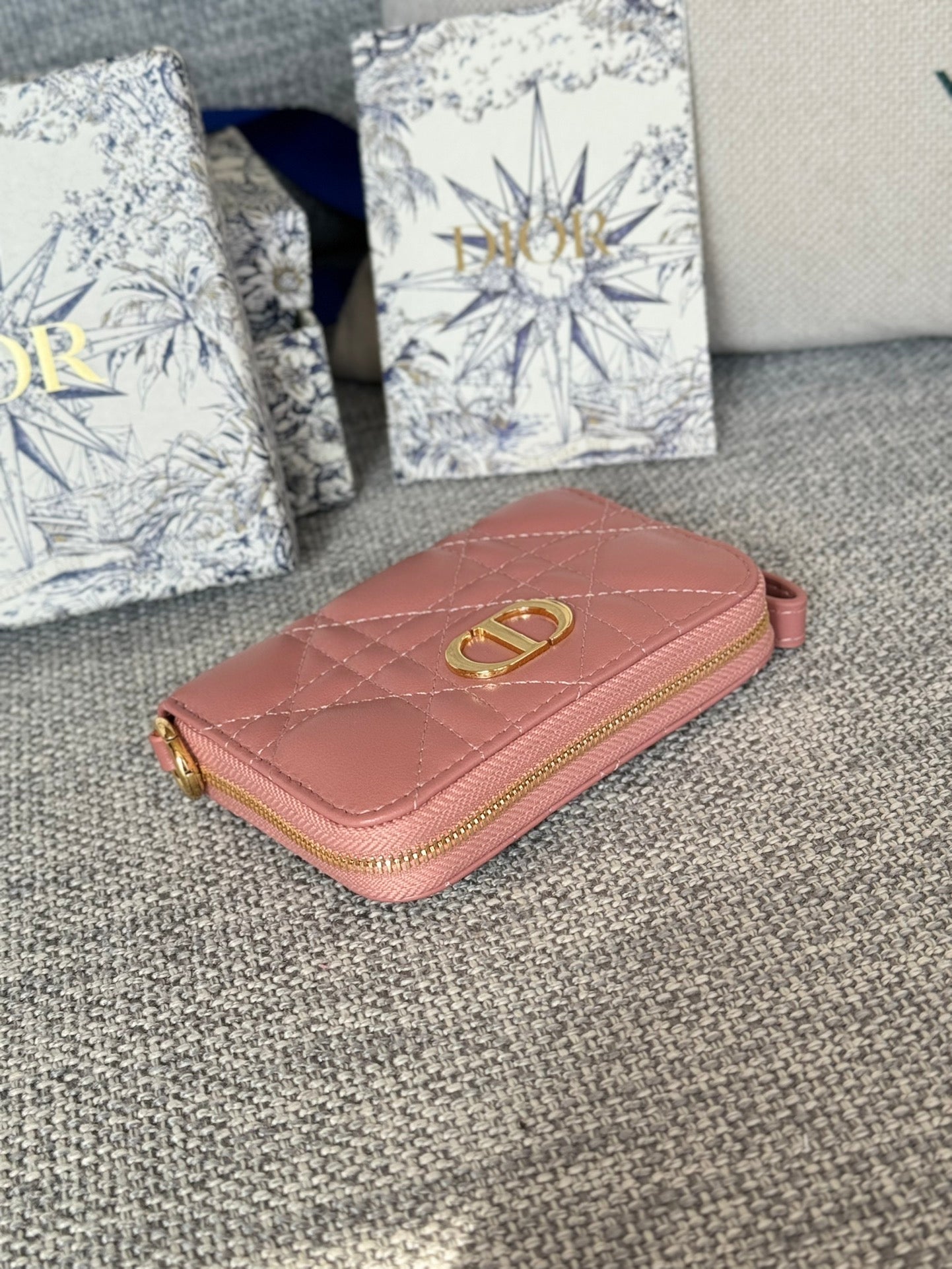 CD LOGO CARO 11CM COMPACT WALLET DARK PINK CALFSKIN