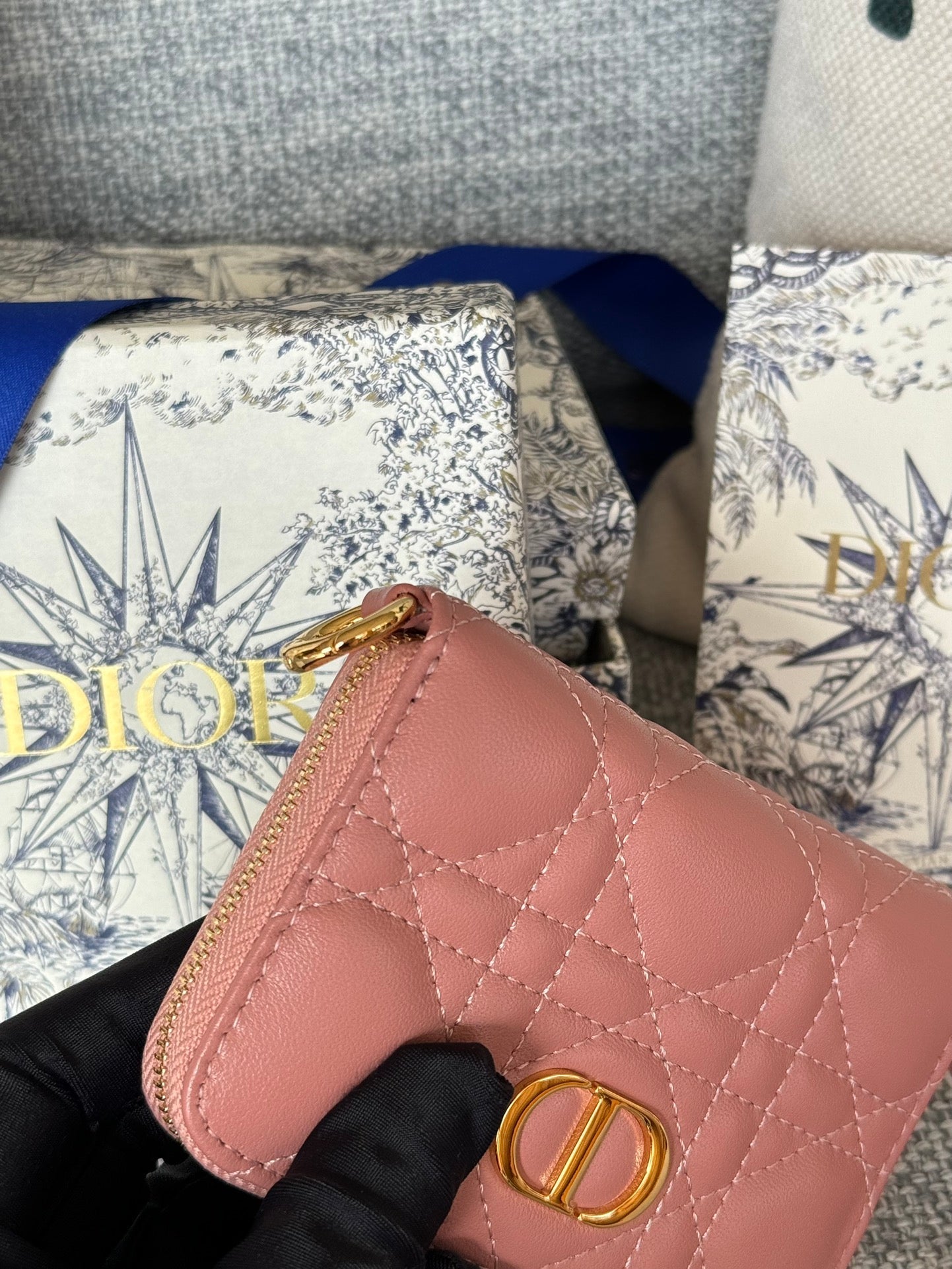 CD LOGO CARO 11CM COMPACT WALLET DARK PINK CALFSKIN