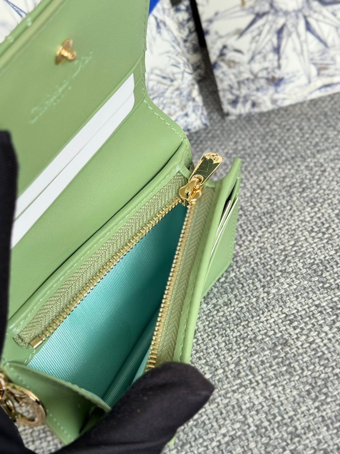 CD CARO 11CM COMPACT WALLET SHINY GREEN CALFSKIN