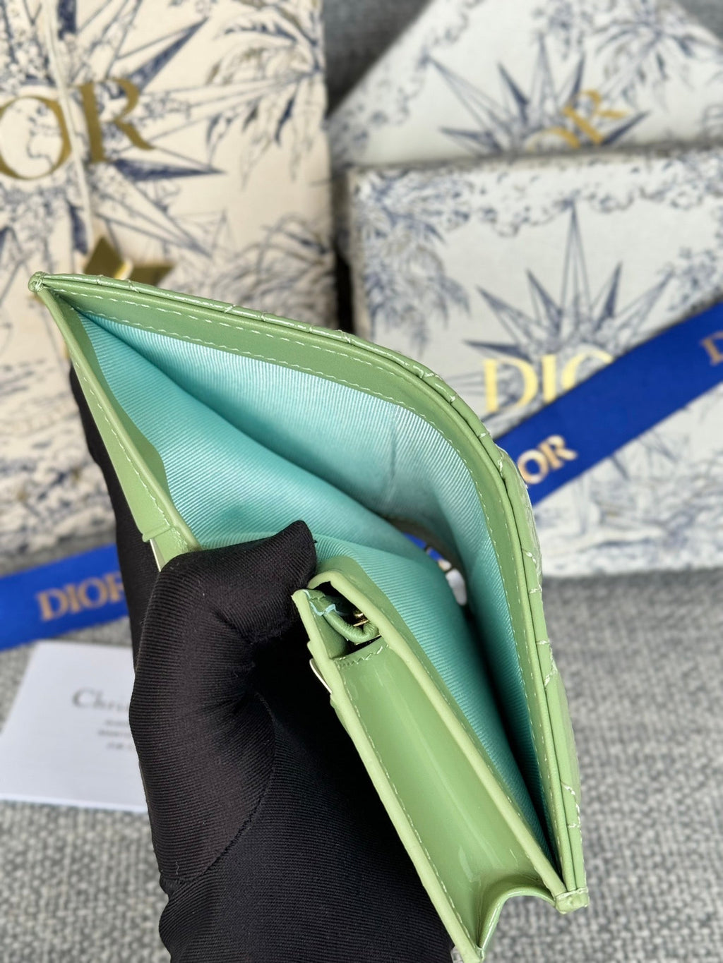 CD CARO 11CM COMPACT WALLET SHINY GREEN CALFSKIN
