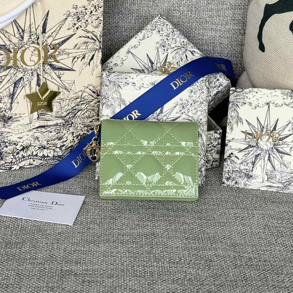 CD CARO 11CM COMPACT WALLET SHINY GREEN CALFSKIN
