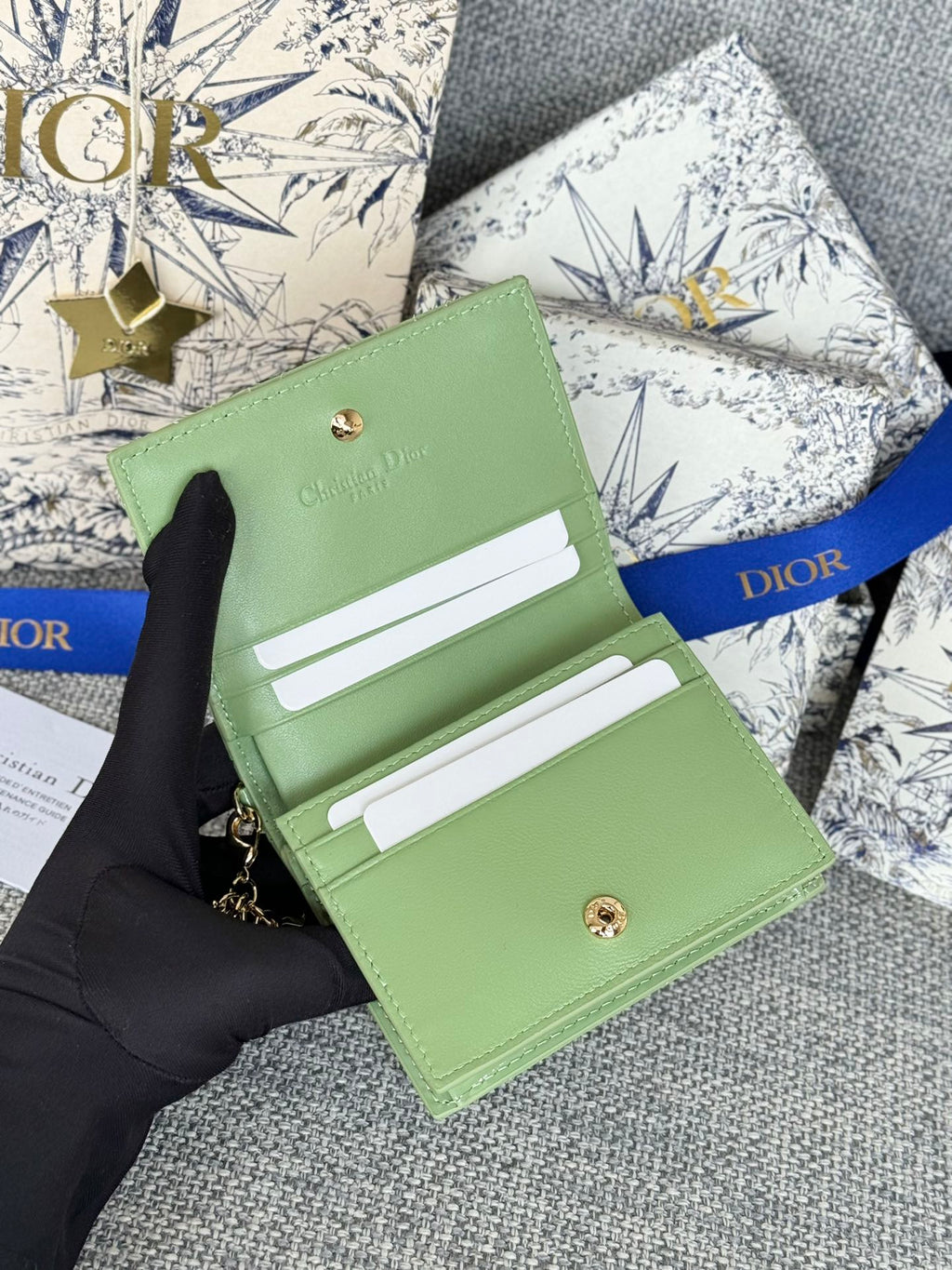 CD CARO 11CM COMPACT WALLET SHINY GREEN CALFSKIN