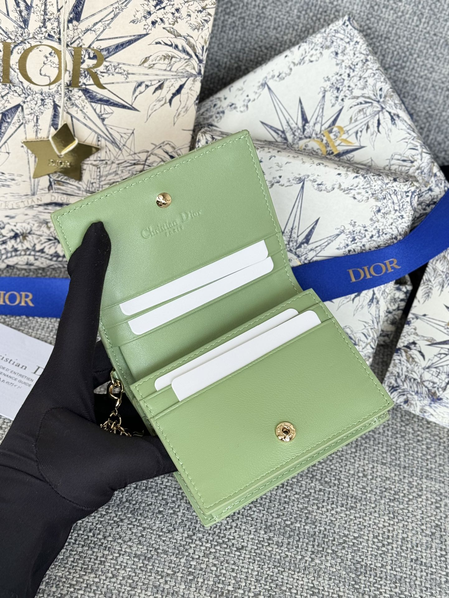 CD CARO 11CM COMPACT WALLET SHINY GREEN CALFSKIN