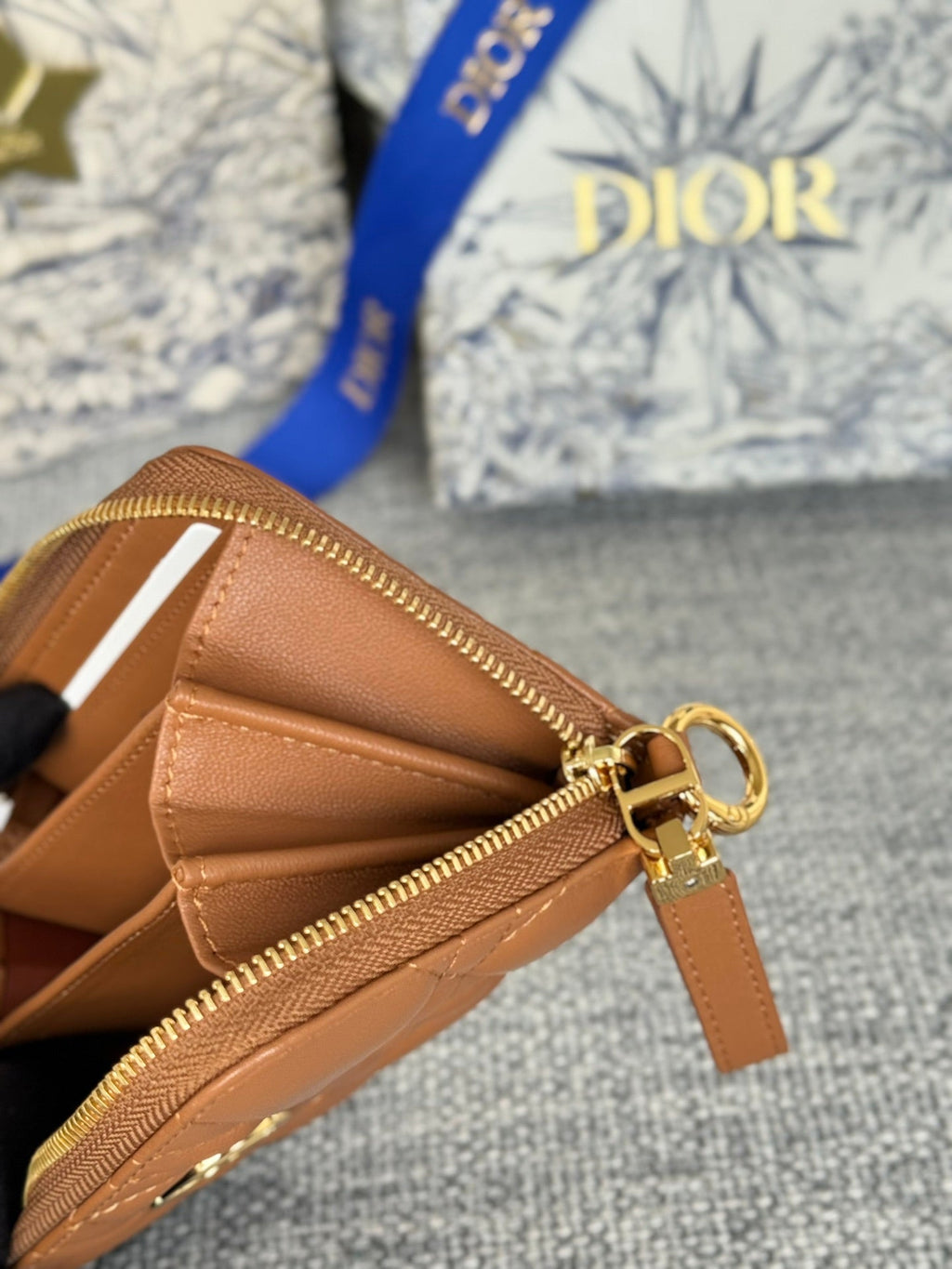 CD LOGO CARO 11CM COMPACT WALLET GOLD CALFSKIN