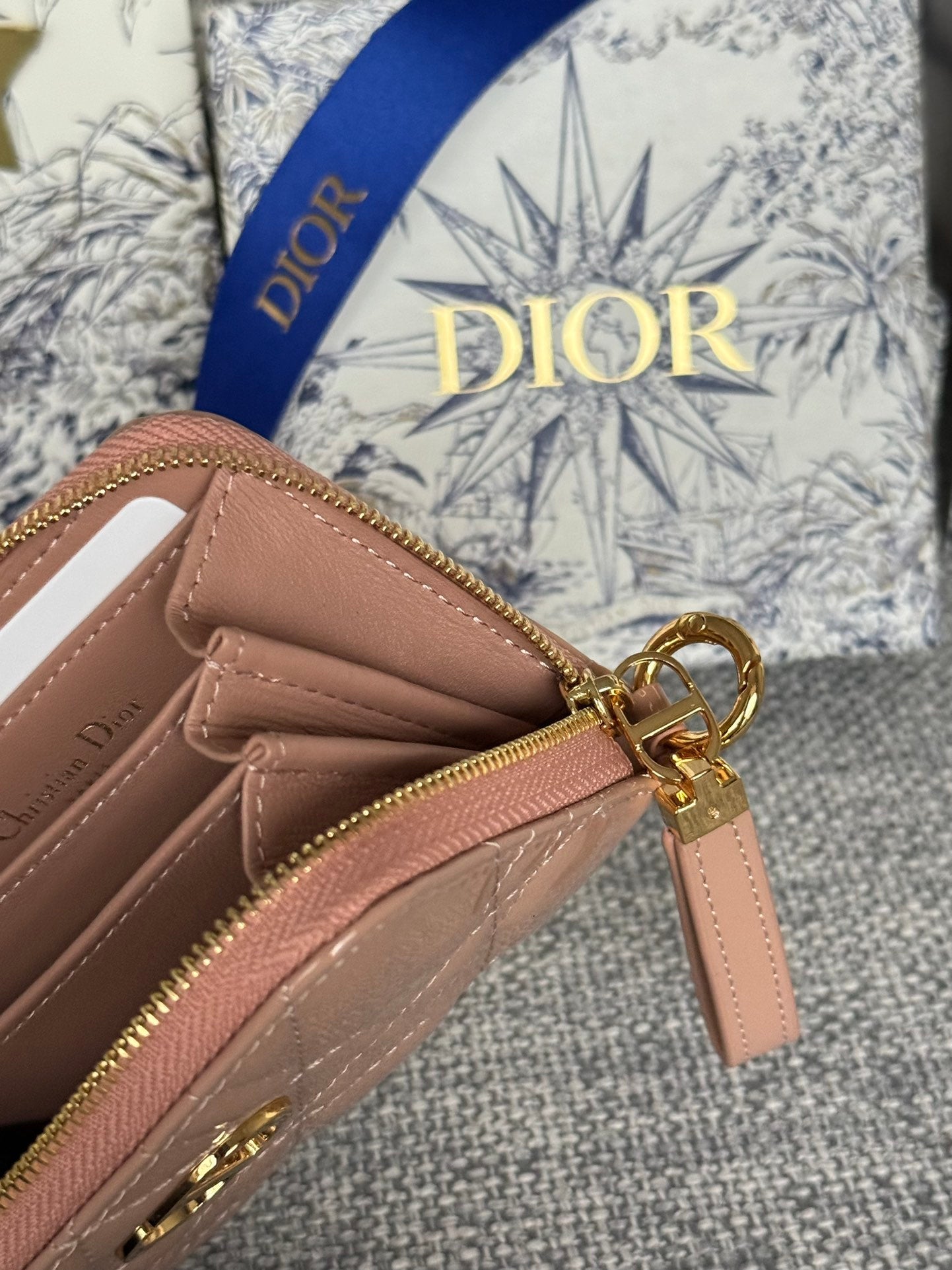 CD LOGO CARO 11CM COMPACT WALLET SHINY DARK BEIGE CALFSKIN