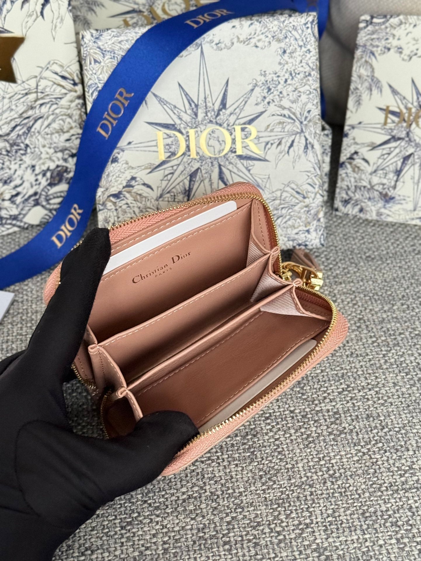 CD LOGO CARO 11CM COMPACT WALLET SHINY DARK BEIGE CALFSKIN