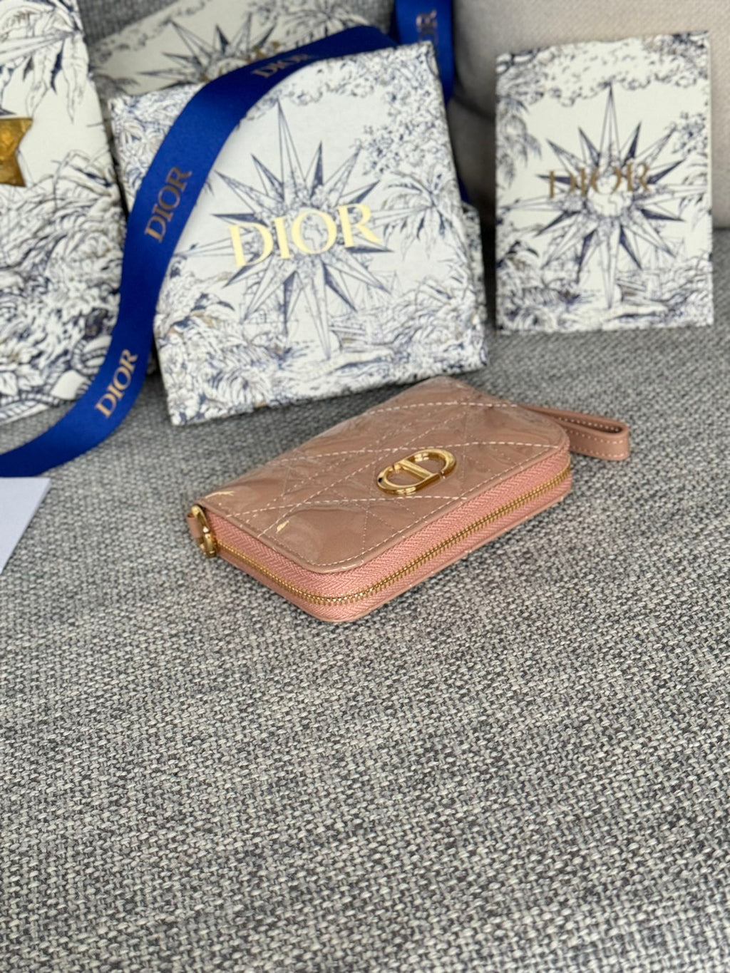 CD LOGO CARO 11CM COMPACT WALLET SHINY DARK BEIGE CALFSKIN