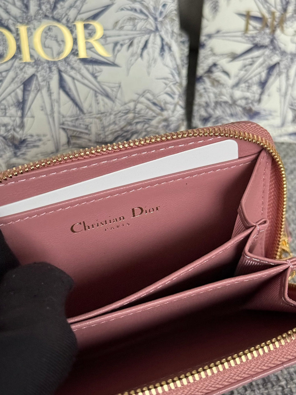 CD LOGO CARO 11CM COMPACT WALLET SHINY PINK CALFSKIN