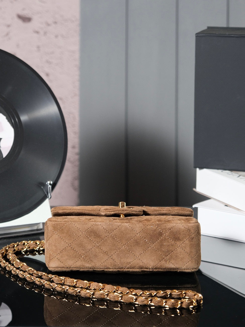 CLASSIC FLAP BAG 20CM BROWN SUEDE GOLD HARDWARE