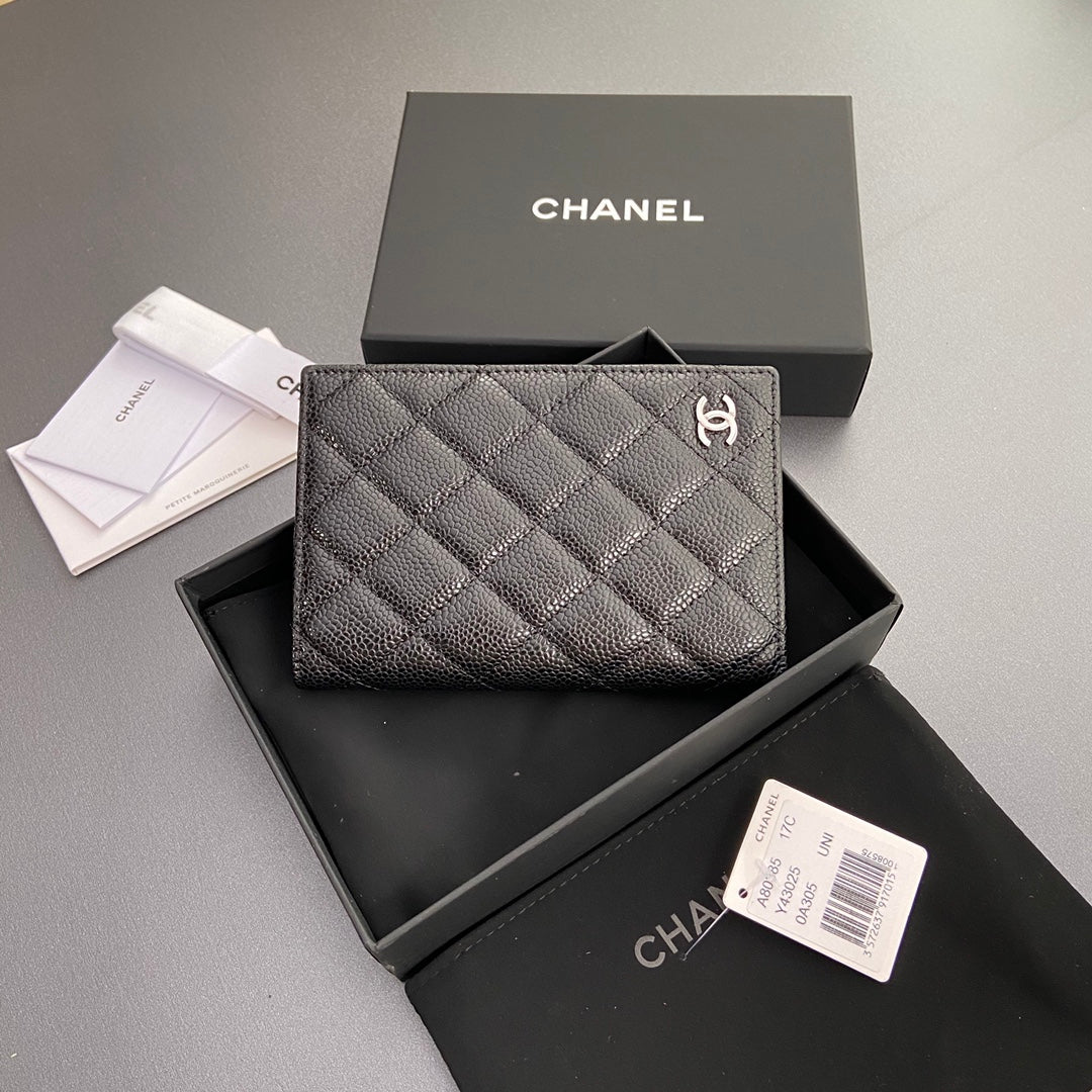 CC PASSPORT 10CM BLACK CAVAIR SILVER HARDWARE