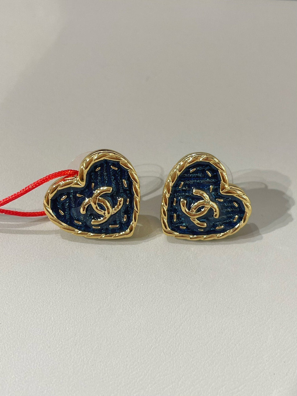 CC 24P HEART BLUE DENIM STUD EARRINGS