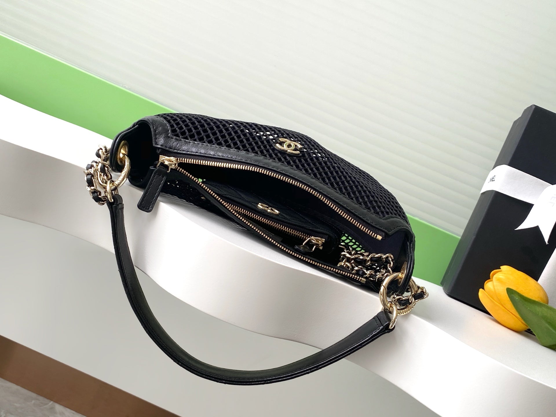 CC 25S BLACK CLUTCH BAG WITH CHAIN