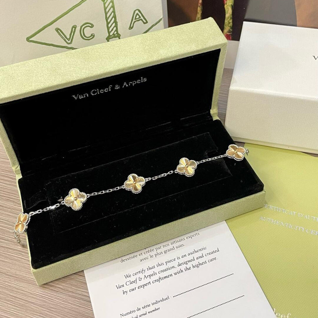 CLOVER  5 MOTIFS  CHRISTMAS LIMITED EDITION BRACELET