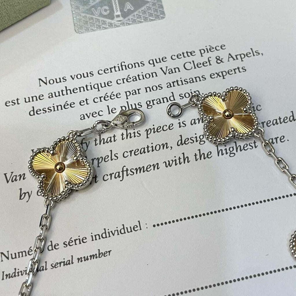 CLOVER  5 MOTIFS  CHRISTMAS LIMITED EDITION BRACELET
