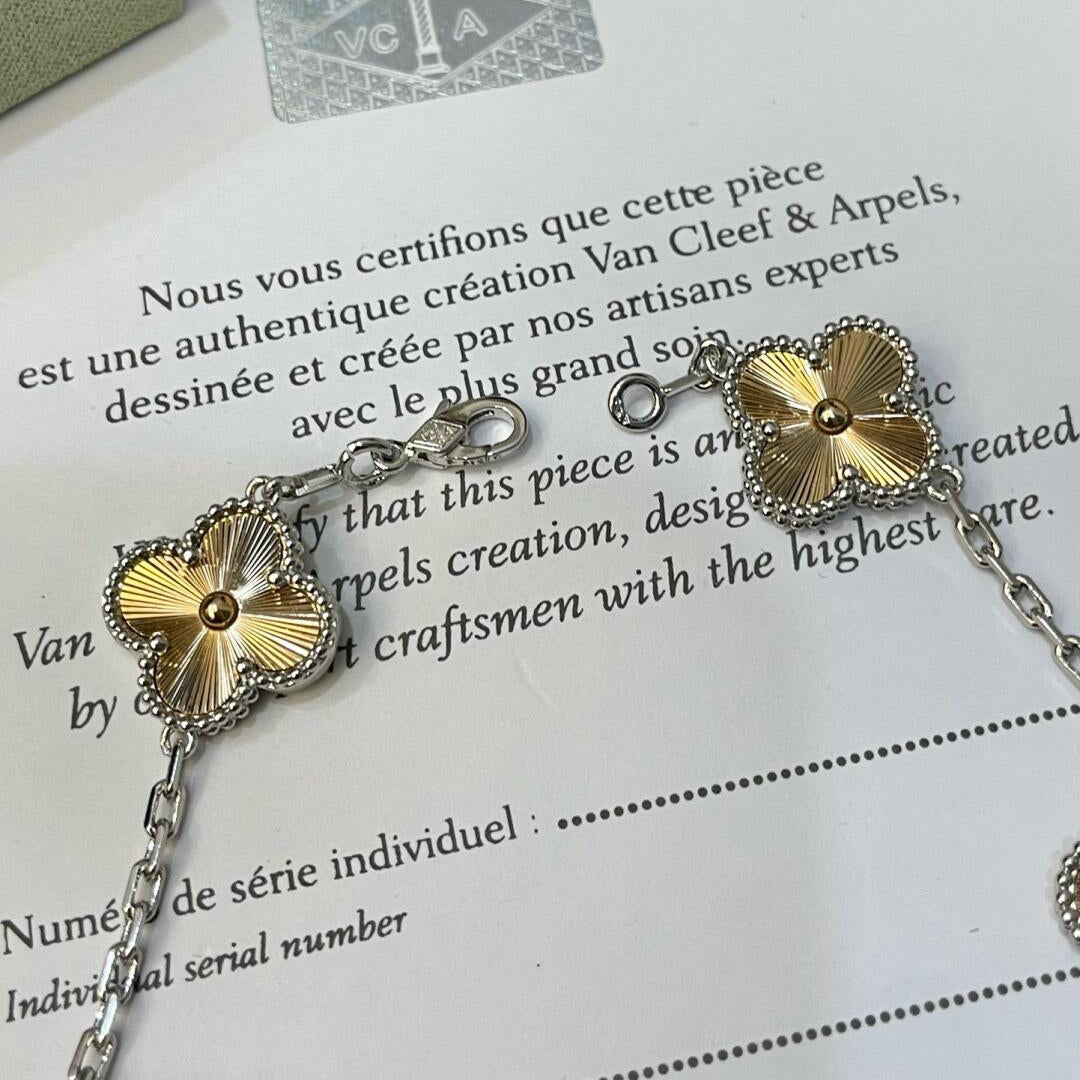 CLOVER  5 MOTIFS  CHRISTMAS LIMITED EDITION BRACELET