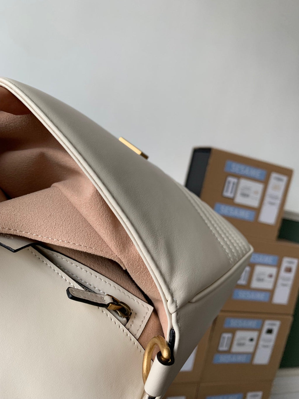 GG MARMONT 26.5CM WHITE CALFSKIN GOLD HARDWARE