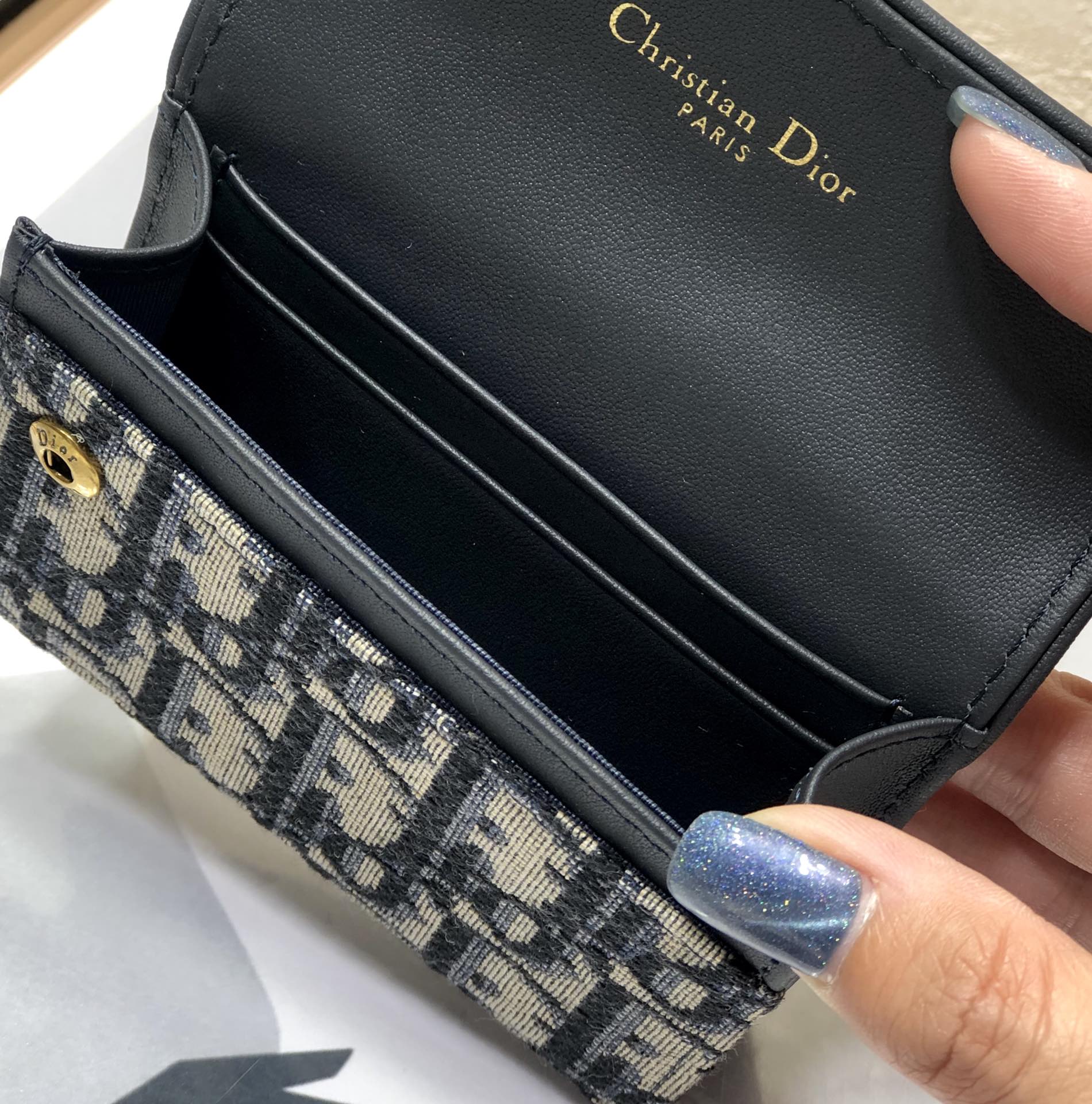CD SADDLE WALLET 10.5CM BLUE OBIQUE EMBROIDERY